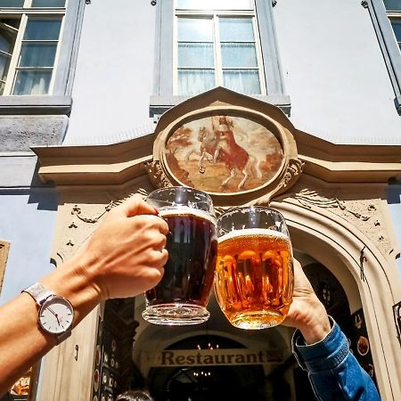 U Zlate Podkovy - At The Golden Horseshoe Praag Buitenkant foto