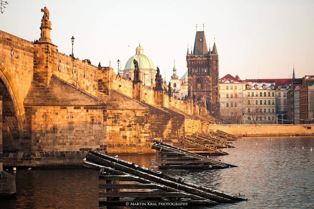 U Zlate Podkovy - At The Golden Horseshoe Praag Buitenkant foto