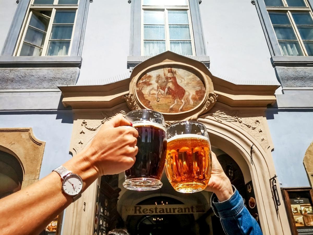 U Zlate Podkovy - At The Golden Horseshoe Praag Buitenkant foto